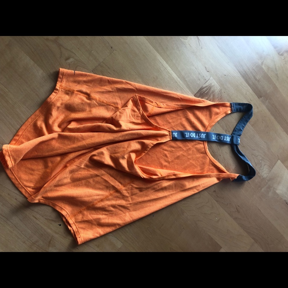 Nike Tank - Picture 2 of 2